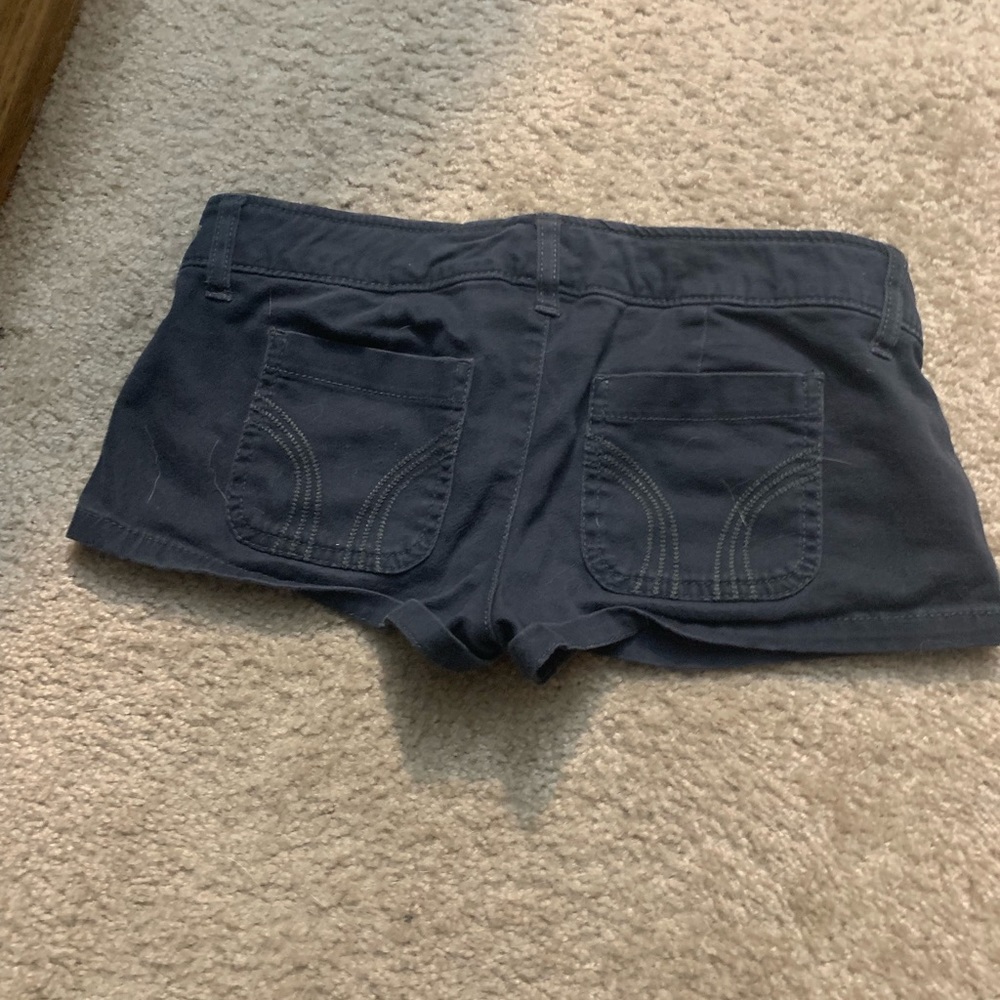 Hollister women’s shorts - Picture 2 of 3